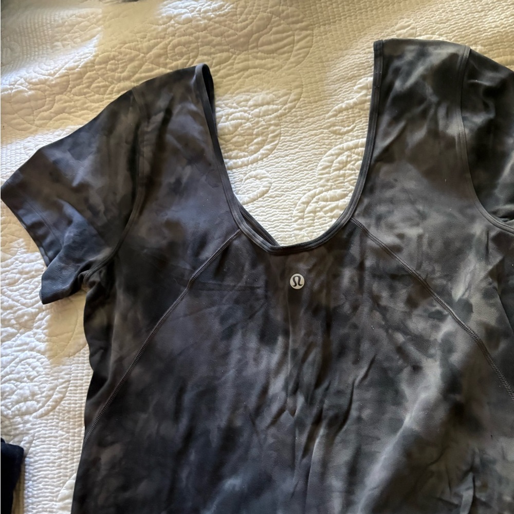 lululemon Align T-Shirt Nulu Diamond Dye Lunar Rock True Navy Size 10